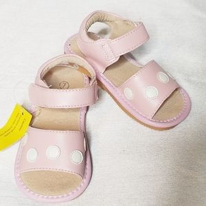 Squeaker sandals